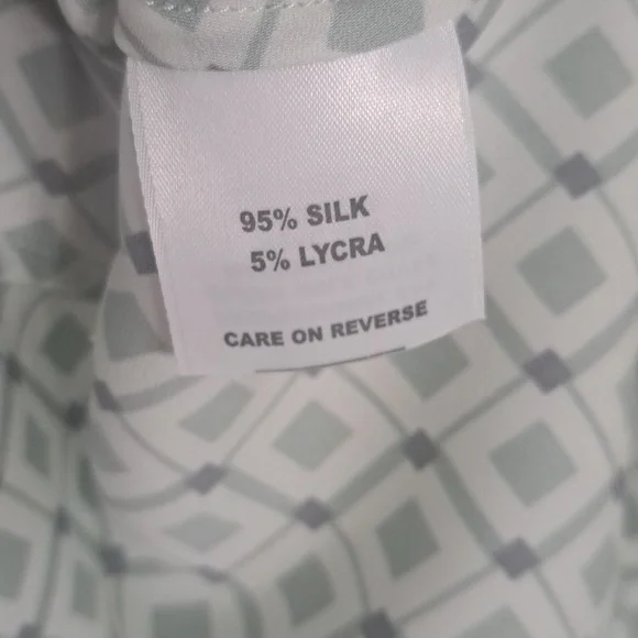 Vintage ST John Mint Green Patterened Silk Blouse Sz 2 - Picture 6 of 6